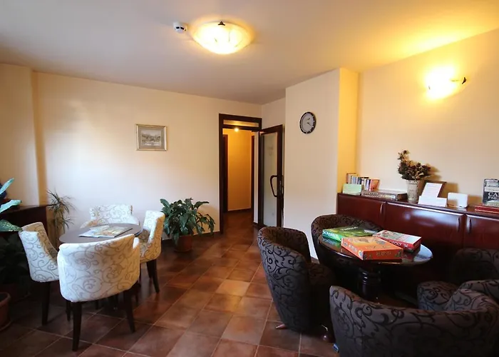 מלון Bizev בנסקו