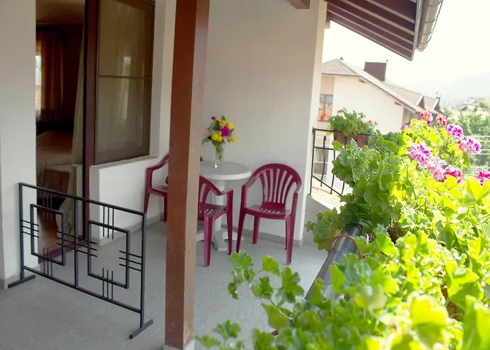 Bizev מלון בנסקו