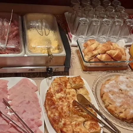 бизева къща Хотел